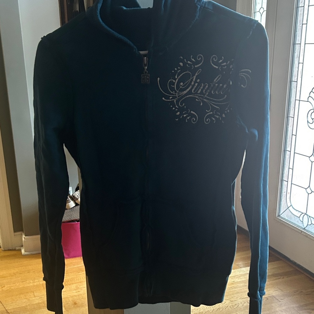 Fun and adorable sweatshirt/hoodie. Great for any occasion.